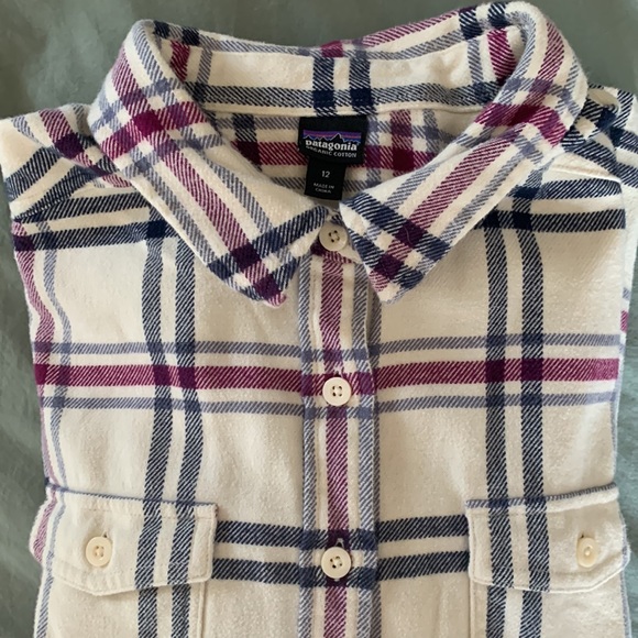 *SOLD* Patagonia Fjord Flannel Shirt - Women’s Listing - Picture 4 of 4